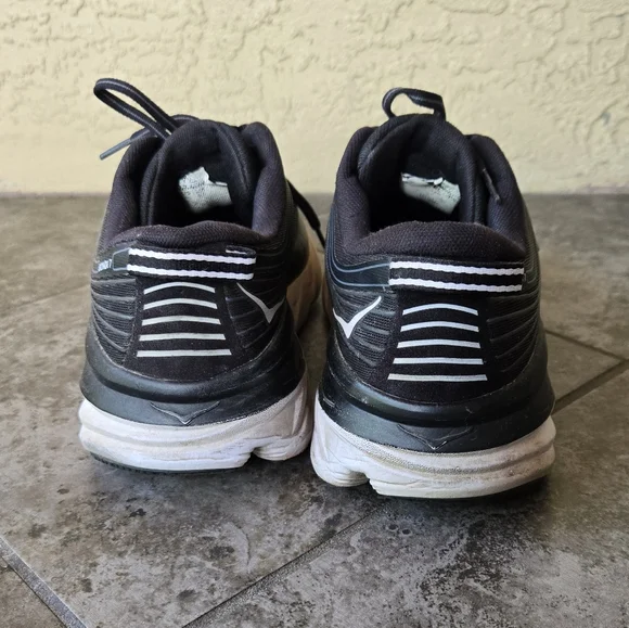 Hoka Bondi 7 Mens Running Shoes Sneakers Black And White Size 10 - Picture 2 of 12